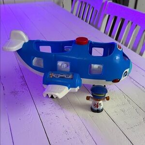 Fisher price  Little People Travel Together airplane Blue Toy Pilot Figure